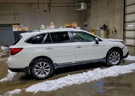 2017 Subaru Outback Touring z USA, uszkodzony, nr VIN 4S4BSATC5H3333895